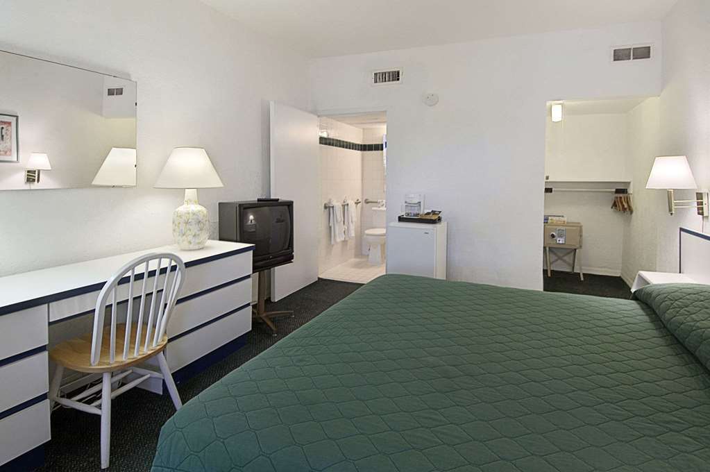 Travelodge Monaco Beach Resort Sunny Isles Beach Extérieur photo